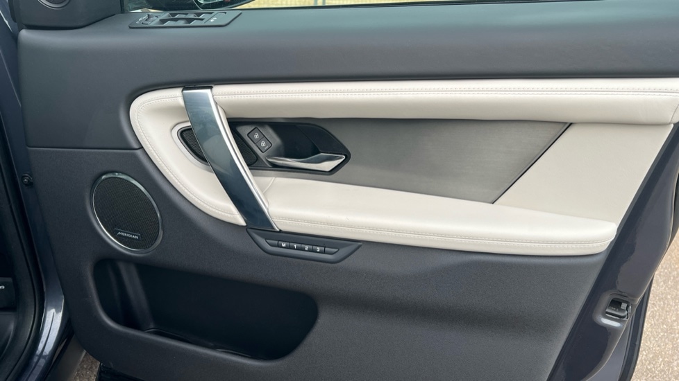 Used Land Rover Discovery Sport 2024 for sale - 76507526: Photo 44