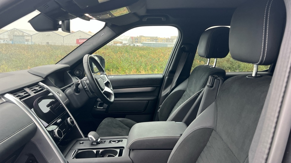 Used Land Rover Discovery 2023 for sale - 76146016: Photo 3