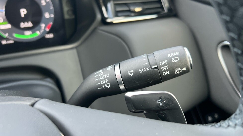 Used Land Rover Range Rover Velar 2025 for sale - 75472696: Photo 24