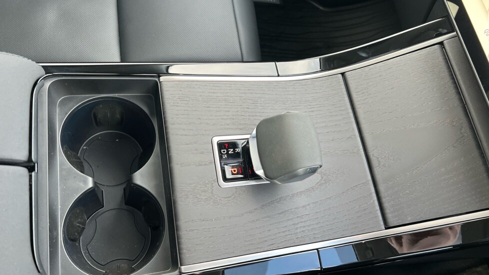 Used Land Rover Range Rover Velar 2025 for sale - 75472696: Photo 28