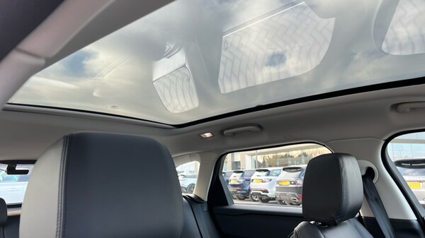 Used Land Rover Range Rover Velar 2025 for sale - 75472696: Photo 31
