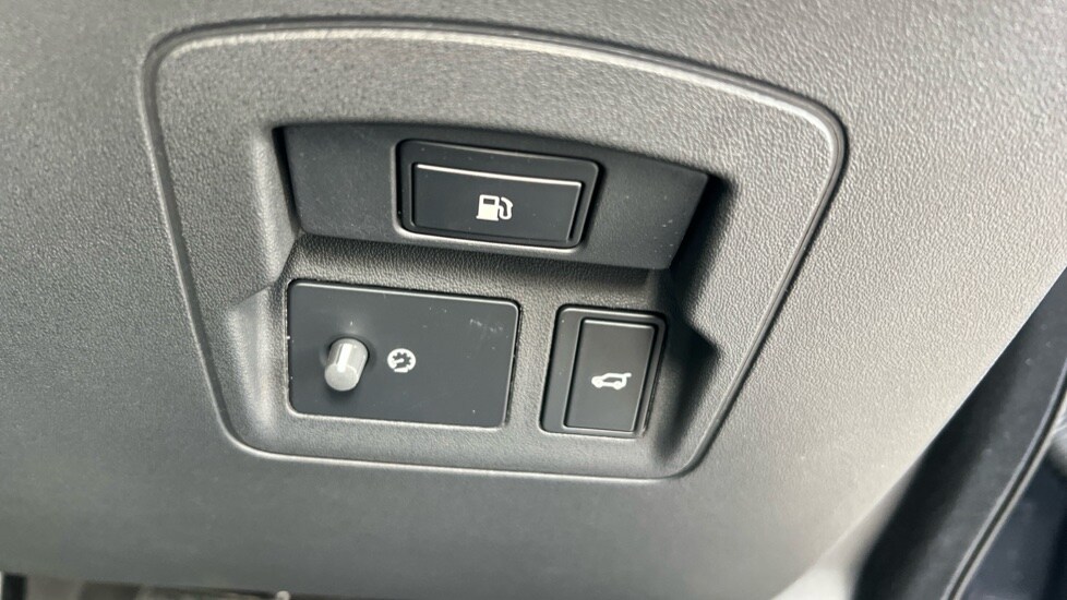 Used Land Rover Range Rover Velar 2025 for sale - 75472696: Photo 34