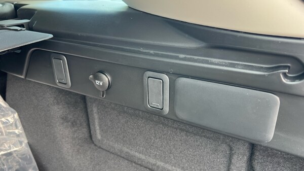 Used Land Rover Range Rover Velar 2025 for sale - 75472696: Photo 38