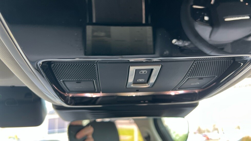 Used Land Rover Range Rover Velar 2025 for sale - 75472696: Photo 46