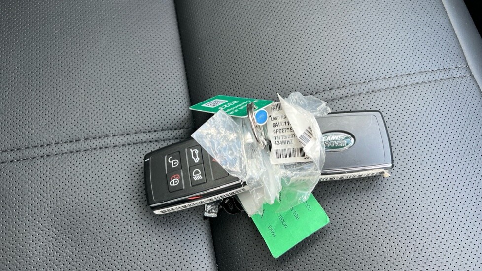 Used Land Rover Range Rover Velar 2025 for sale - 75472696: Photo 51