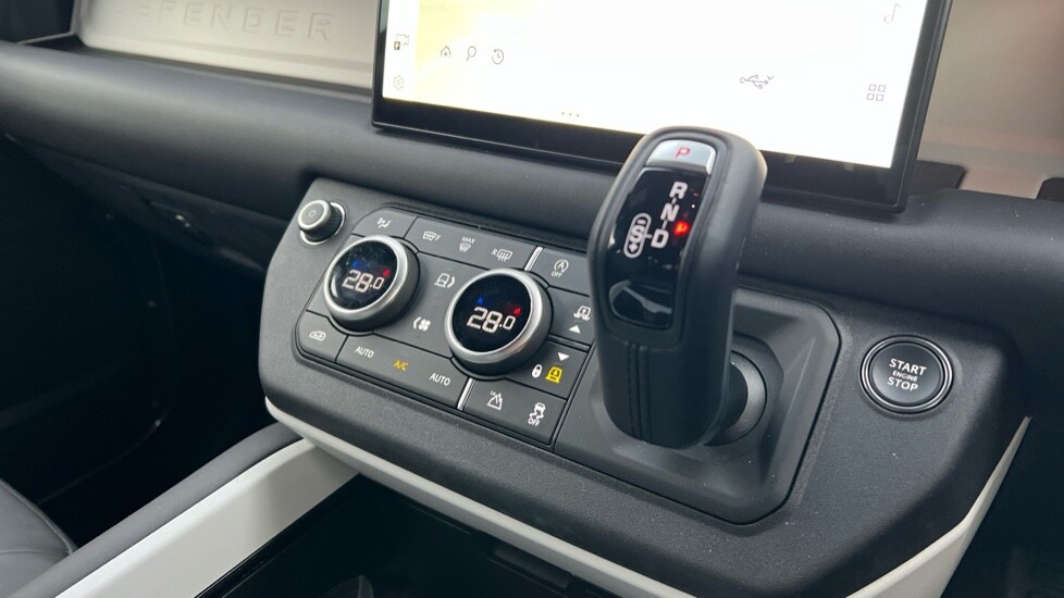 Used Land Rover Defender 2025 for sale - 76874297: Photo 13