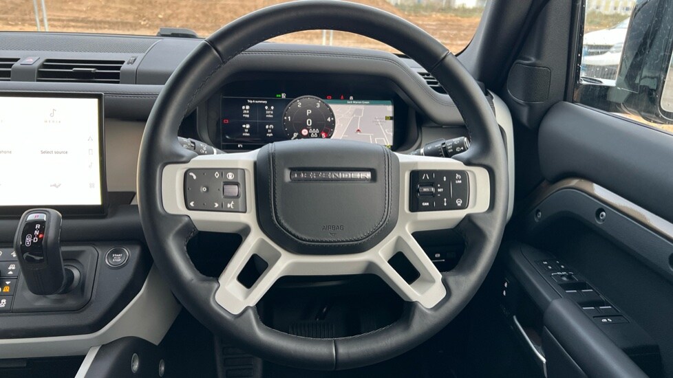 Used Land Rover Defender 2025 for sale - 76874297: Photo 15
