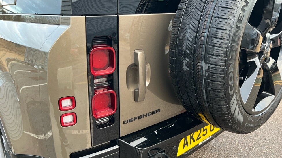Used Land Rover Defender 2025 for sale - 76874297: Photo 19