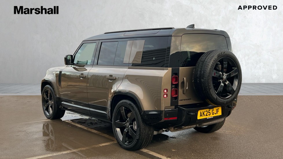 Used Land Rover Defender 2025 for sale - 76874297: Photo 2