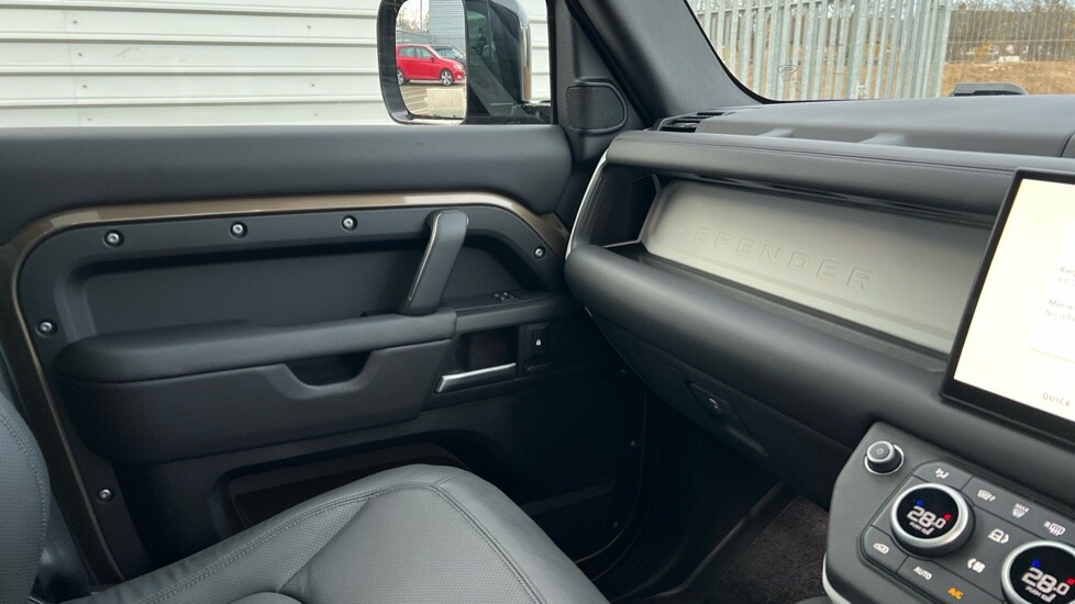 Used Land Rover Defender 2025 for sale - 76874297: Photo 35