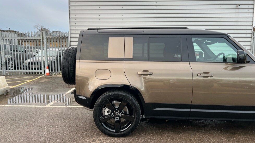 Used Land Rover Defender 2025 for sale - 76874297: Photo 38