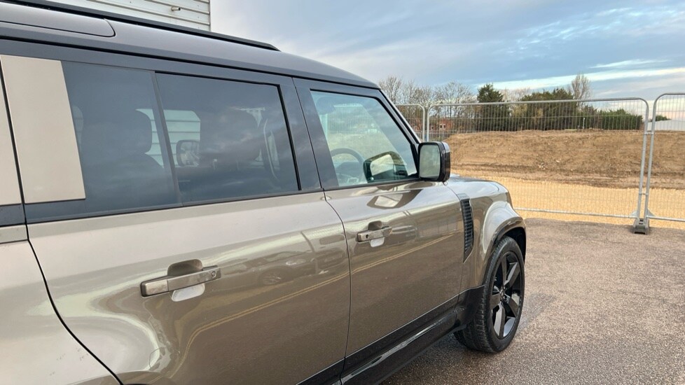 Used Land Rover Defender 2025 for sale - 76874297: Photo 39