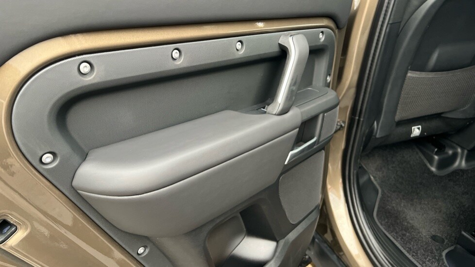 Used Land Rover Defender 2025 for sale - 76874297: Photo 44