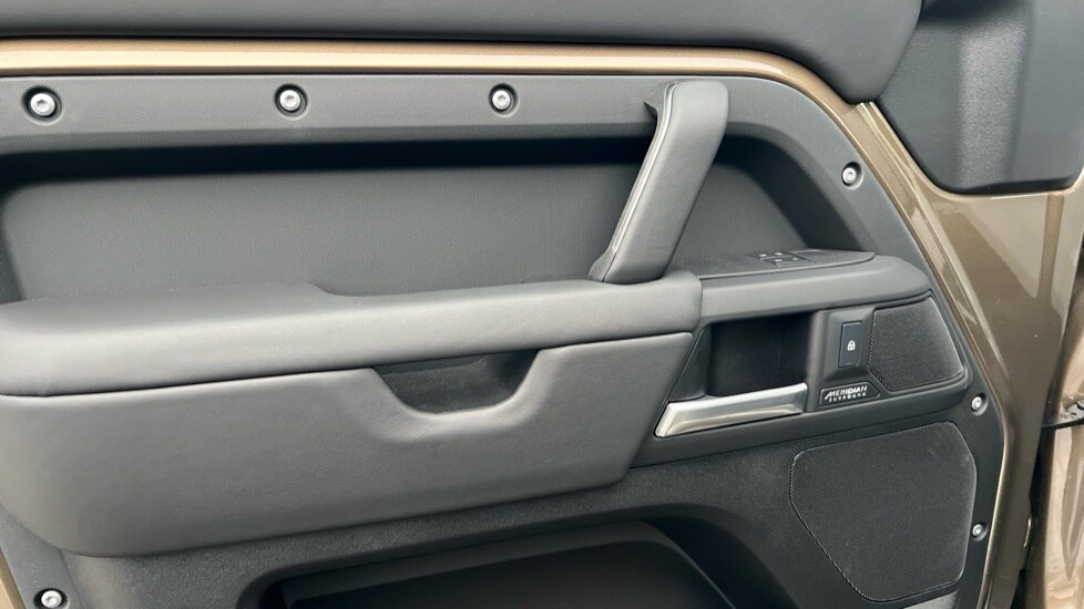 Used Land Rover Defender 2025 for sale - 76874297: Photo 45