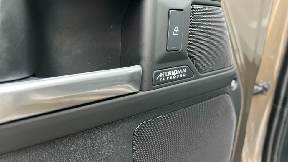 Used Land Rover Defender 2025 for sale - 76874297: Photo 46