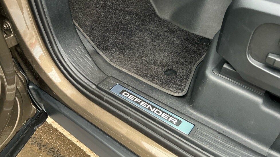 Used Land Rover Defender 2025 for sale - 76874297: Photo 47