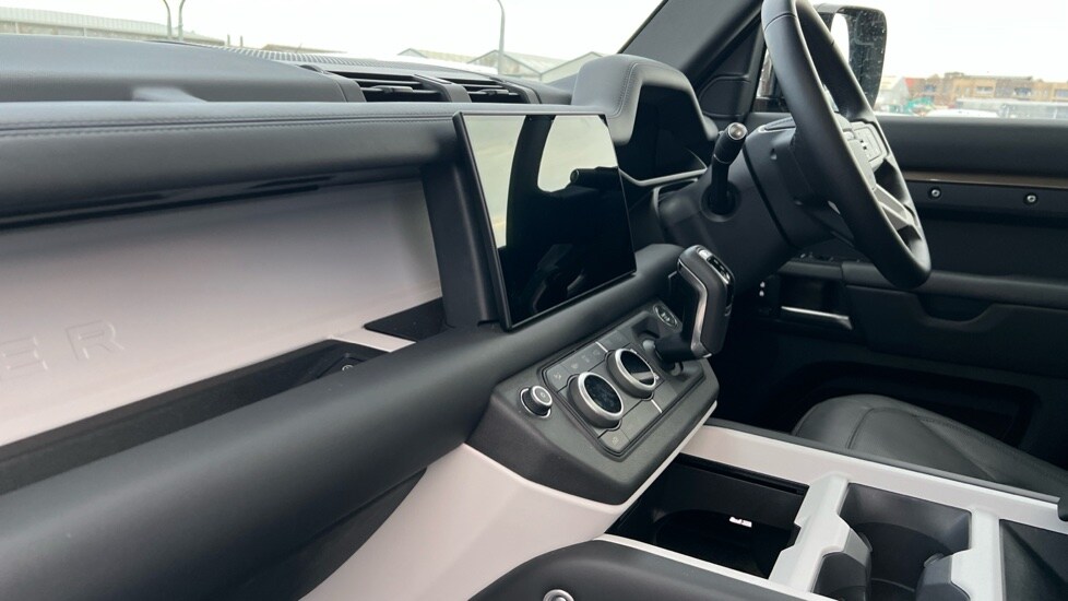 Used Land Rover Defender 2025 for sale - 76874297: Photo 48