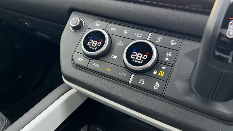 Used Land Rover Defender 2025 for sale - 76874297: Photo 50