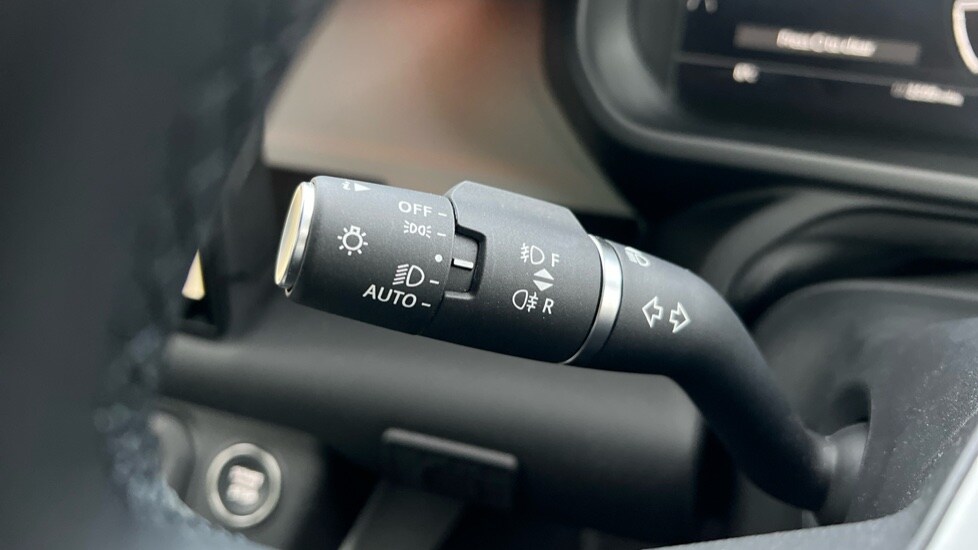 Used Land Rover Defender 2025 for sale - 76874297: Photo 51