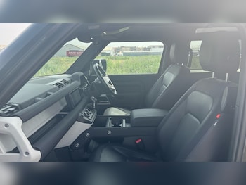 Used Land Rover Defender 2022 for sale - 75509621: Photo