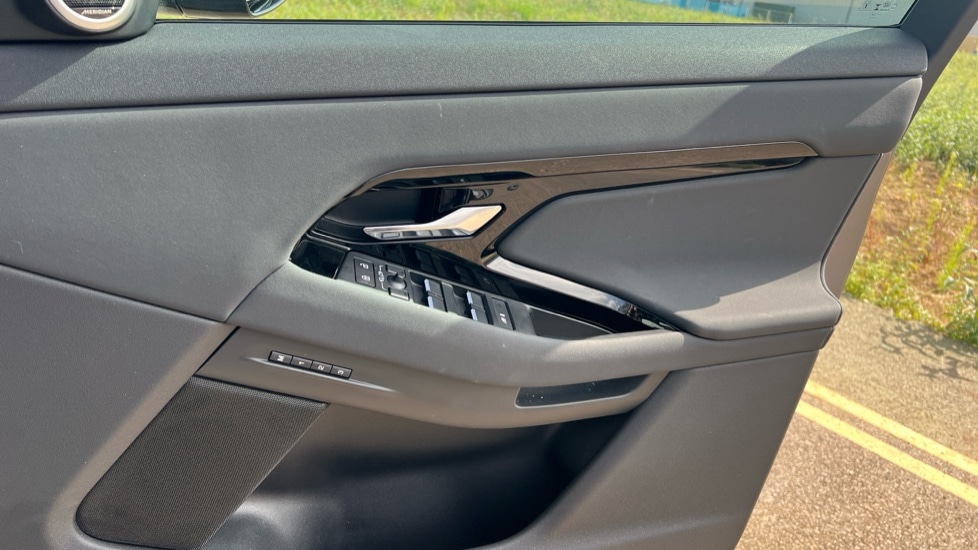 Used Land Rover Range Rover Evoque 2024 for sale - 76977685: Photo 42