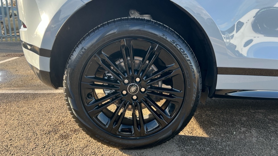 Used Land Rover Range Rover Evoque 2025 for sale - 76901290: Photo 32