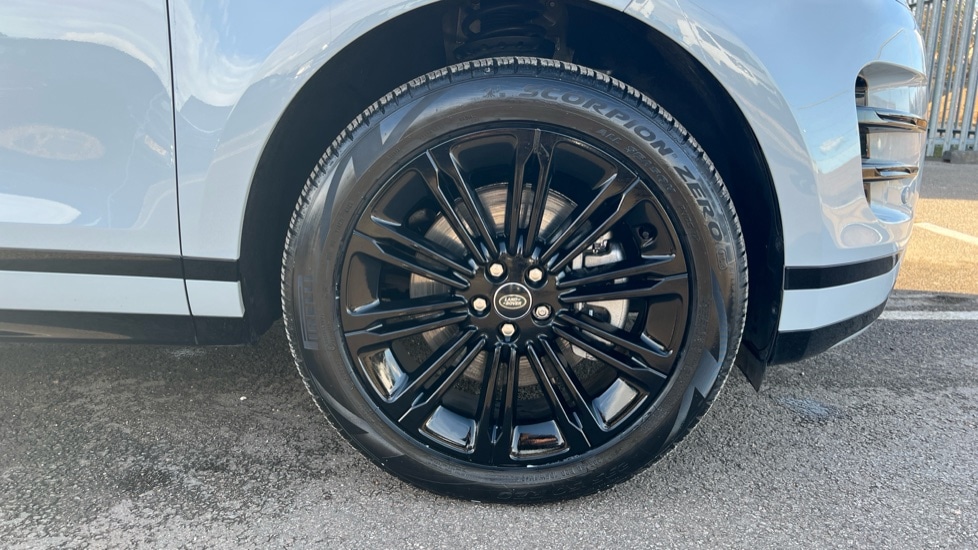 Used Land Rover Range Rover Evoque 2025 for sale - 76901290: Photo 8