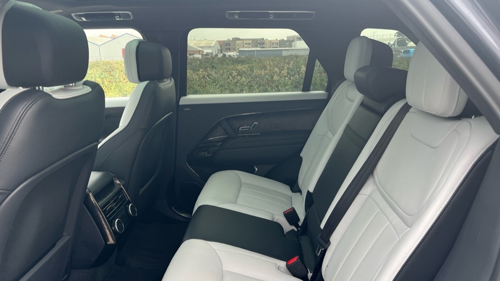 Used Land Rover Range Rover Sport 2022 for sale - 76146045: Photo 4