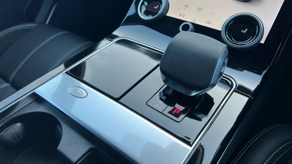 Used Land Rover Range Rover Velar 2023 for sale - 76615129: Photo 13