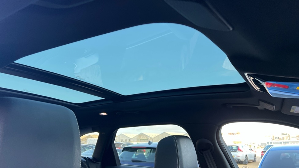 Used Land Rover Range Rover Velar 2023 for sale - 76615129: Photo 21