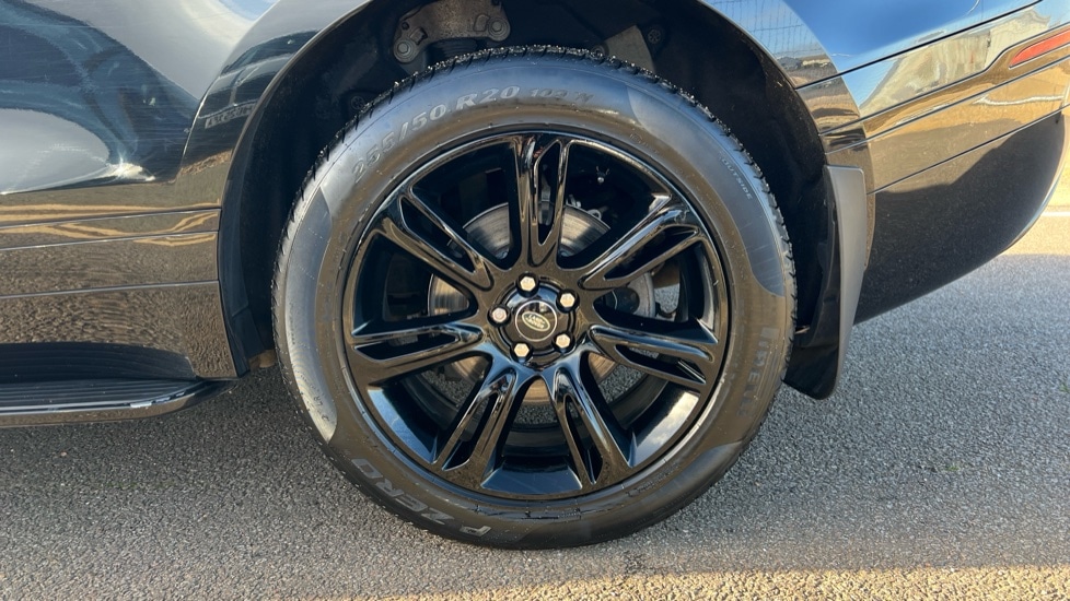 Used Land Rover Range Rover Velar 2023 for sale - 76615129: Photo 32