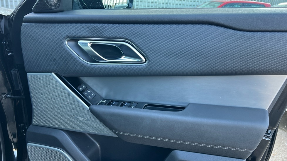 Used Land Rover Range Rover Velar 2023 for sale - 76615129: Photo 44