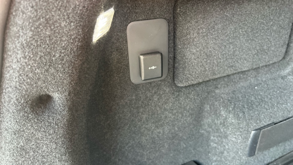 Used Land Rover Range Rover Evoque 2025 for sale - 75682860: Photo 42