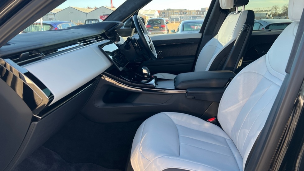 Used Land Rover Range Rover Sport 2025 for sale - 76999267: Photo 3