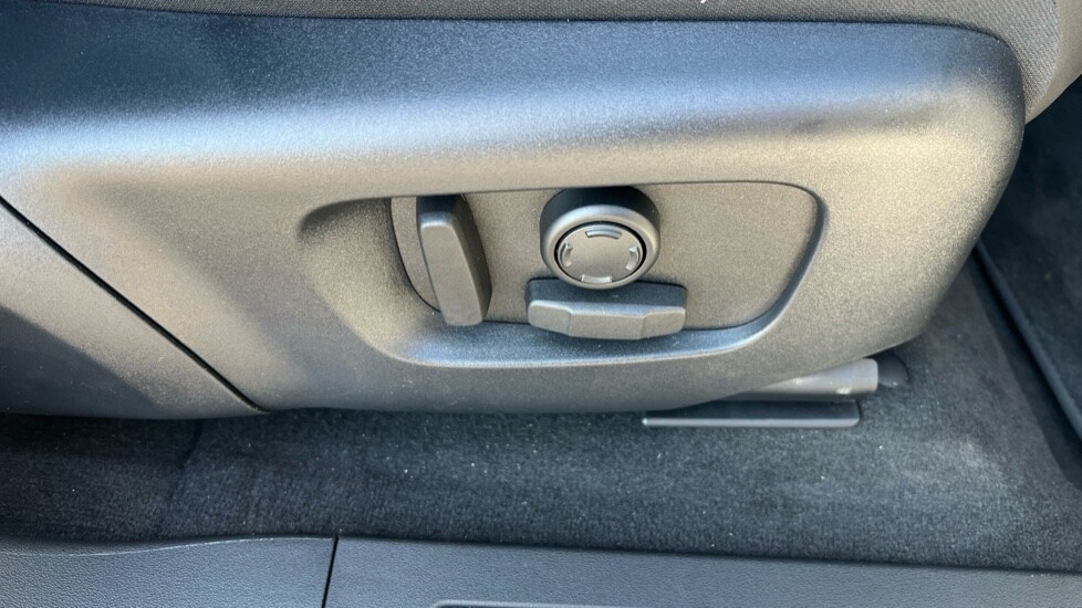 Used Land Rover Range Rover Evoque 2025 for sale - 75534046: Photo 32