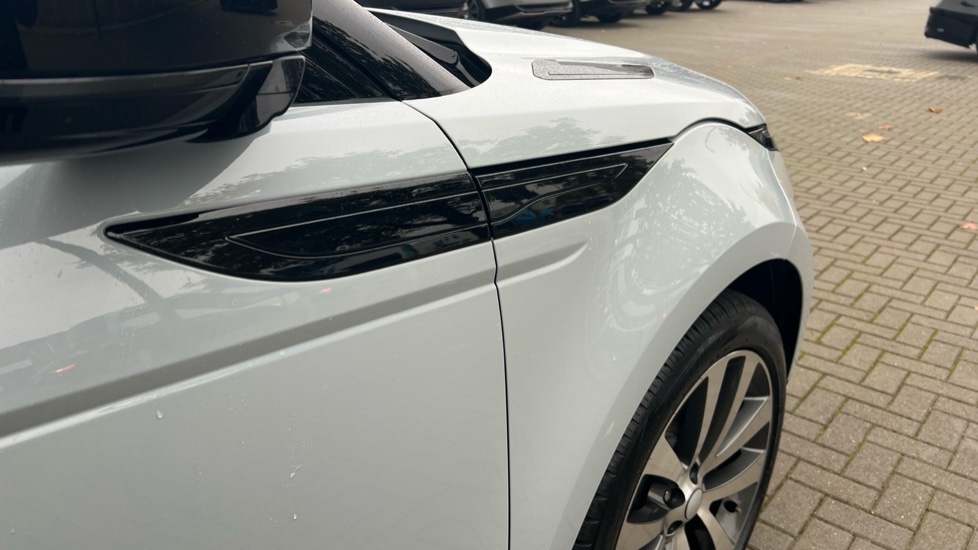 Used Land Rover Range Rover Evoque 2024 for sale - 76328143: Photo 21