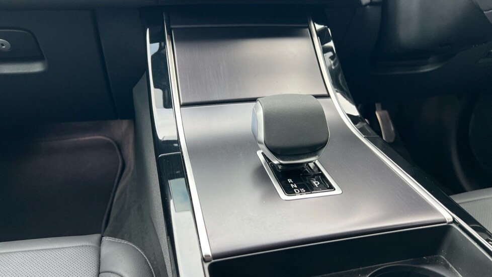 Used Land Rover Range Rover Velar 2025 for sale - 76233917: Photo 13