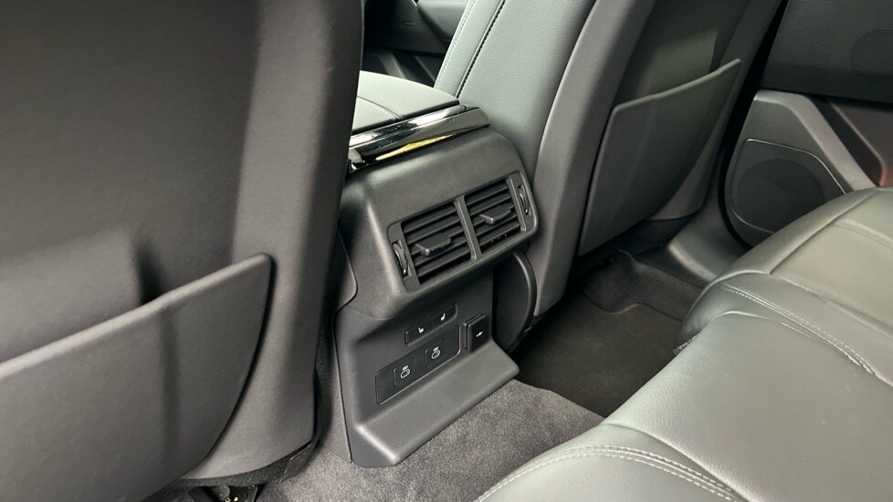 Used Land Rover Range Rover Velar 2025 for sale - 76233917: Photo 18