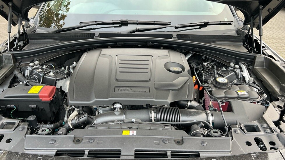 Used Land Rover Range Rover Velar 2025 for sale - 76233917: Photo 30