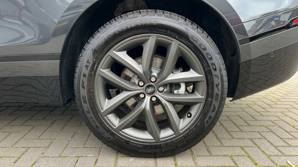 Used Land Rover Range Rover Velar 2025 for sale - 76233917: Photo 31