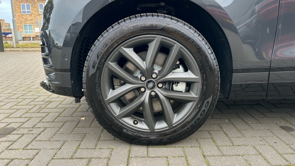 Used Land Rover Range Rover Velar 2025 for sale - 76233917: Photo 32