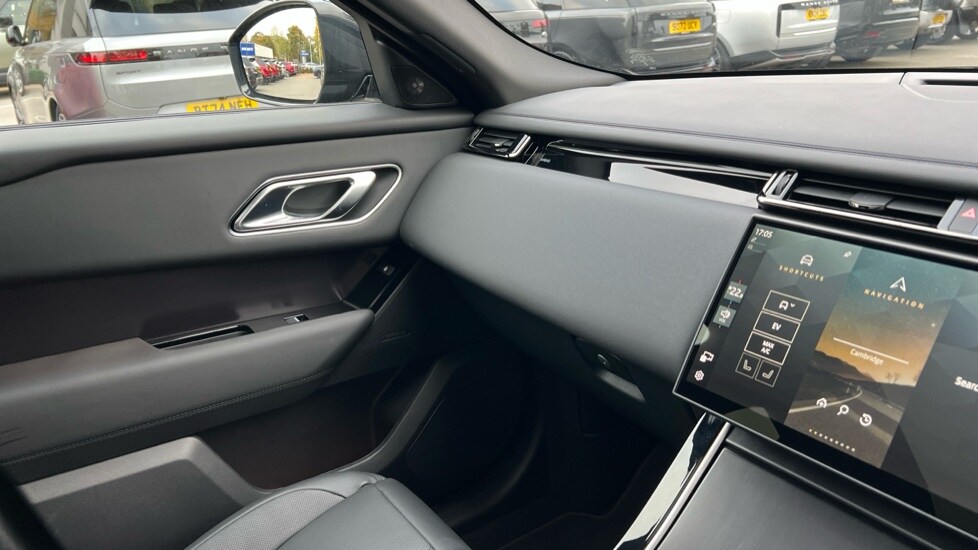 Used Land Rover Range Rover Velar 2025 for sale - 76233917: Photo 35