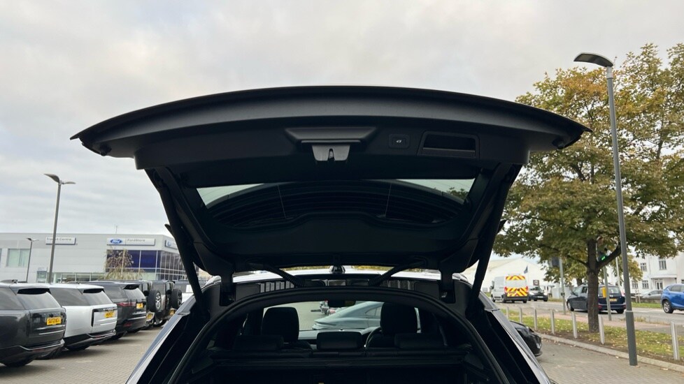 Used Land Rover Range Rover Velar 2025 for sale - 76233917: Photo 36