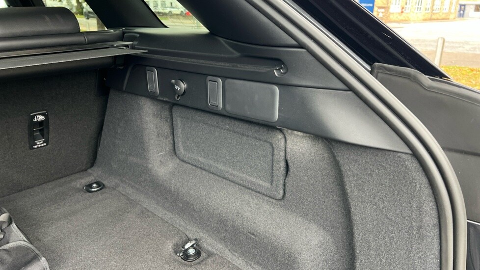 Used Land Rover Range Rover Velar 2025 for sale - 76233917: Photo 37