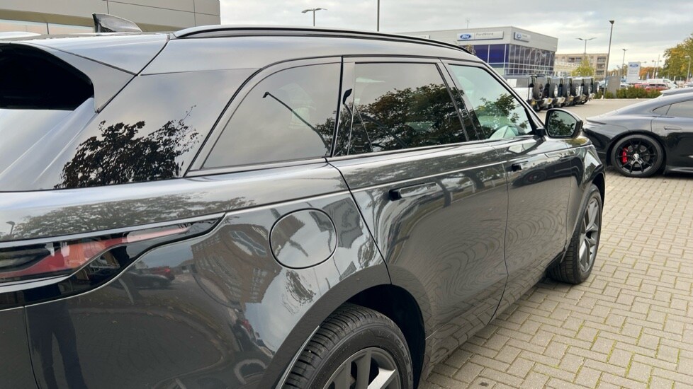 Used Land Rover Range Rover Velar 2025 for sale - 76233917: Photo 39