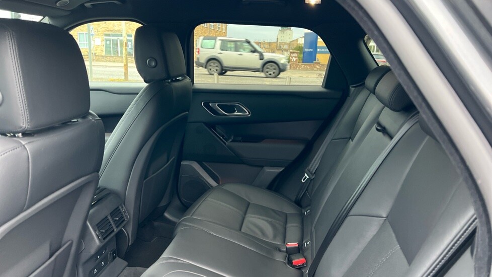 Used Land Rover Range Rover Velar 2025 for sale - 76233917: Photo 4