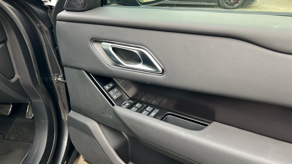 Used Land Rover Range Rover Velar 2025 for sale - 76233917: Photo 42