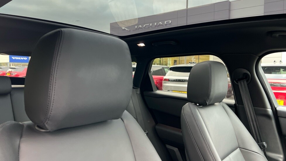 Used Land Rover Range Rover Velar 2025 for sale - 76233917: Photo 44