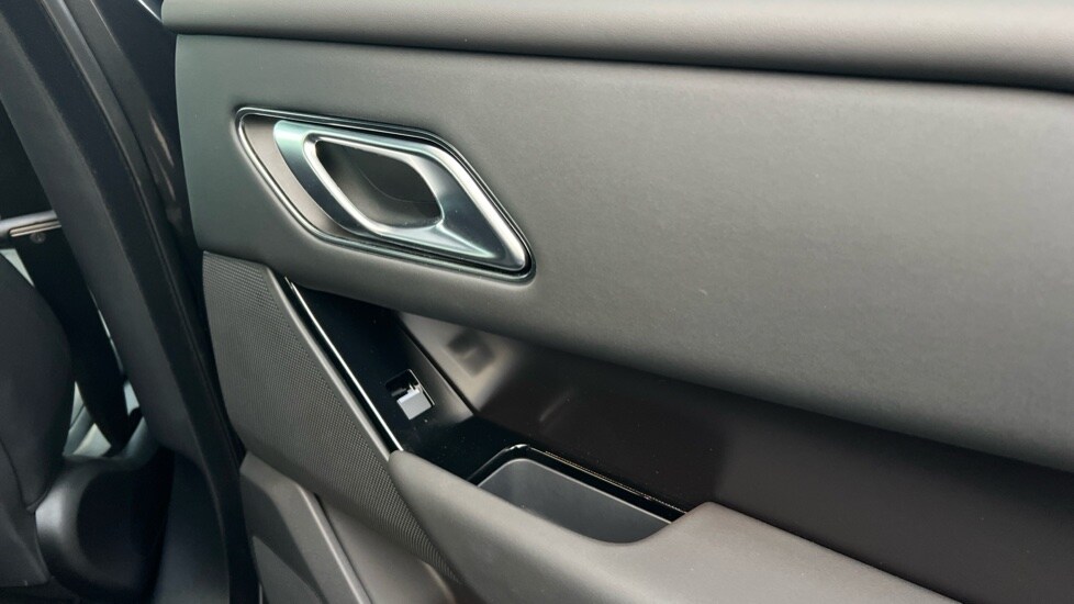 Used Land Rover Range Rover Velar 2025 for sale - 76233917: Photo 50