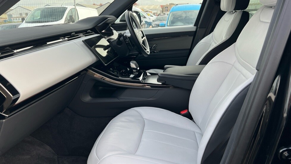 Used Land Rover Range Rover Sport 2025 for sale - 76533754: Photo 3